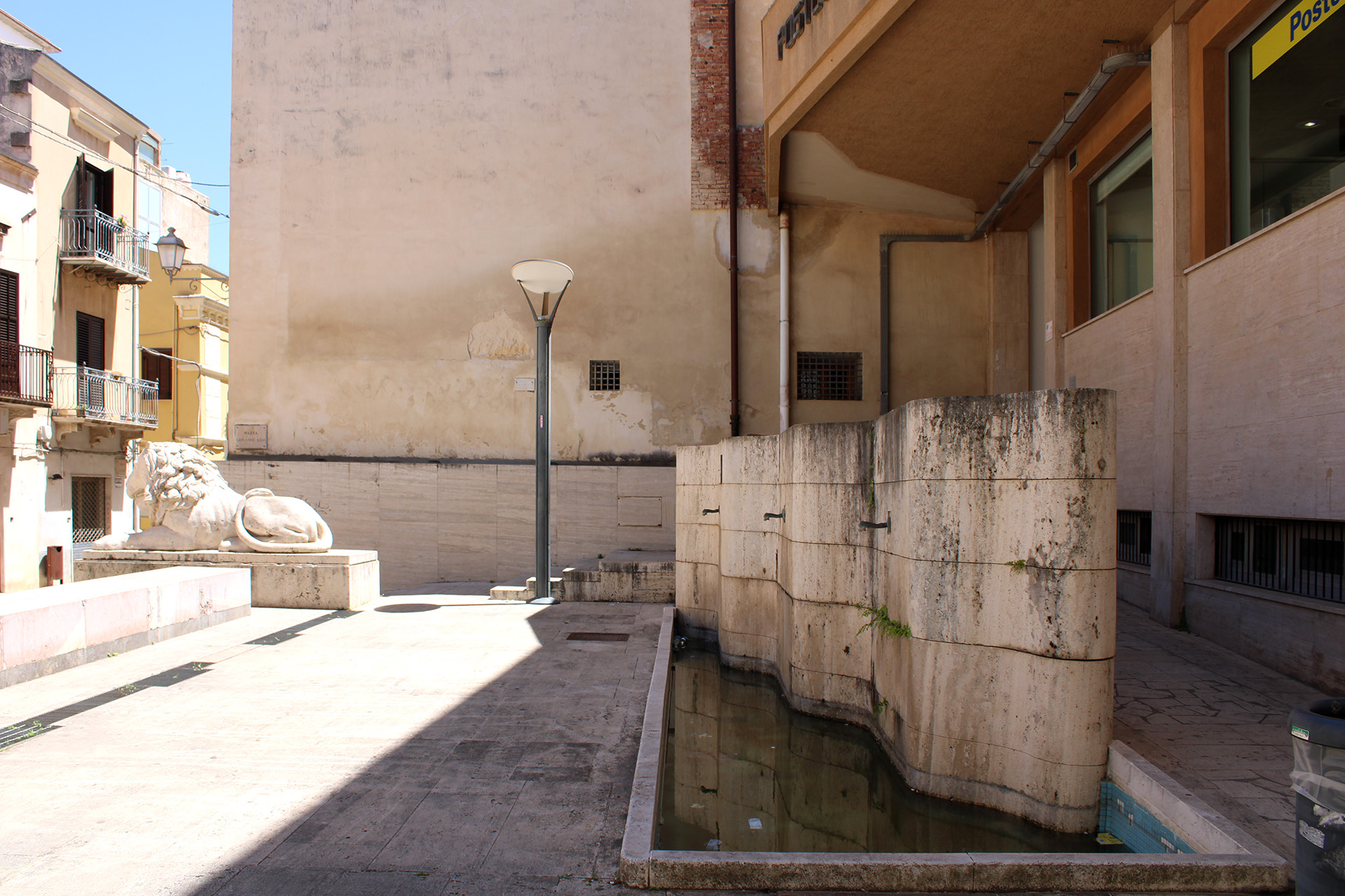 Piazza Giovanni XXIII, fontana