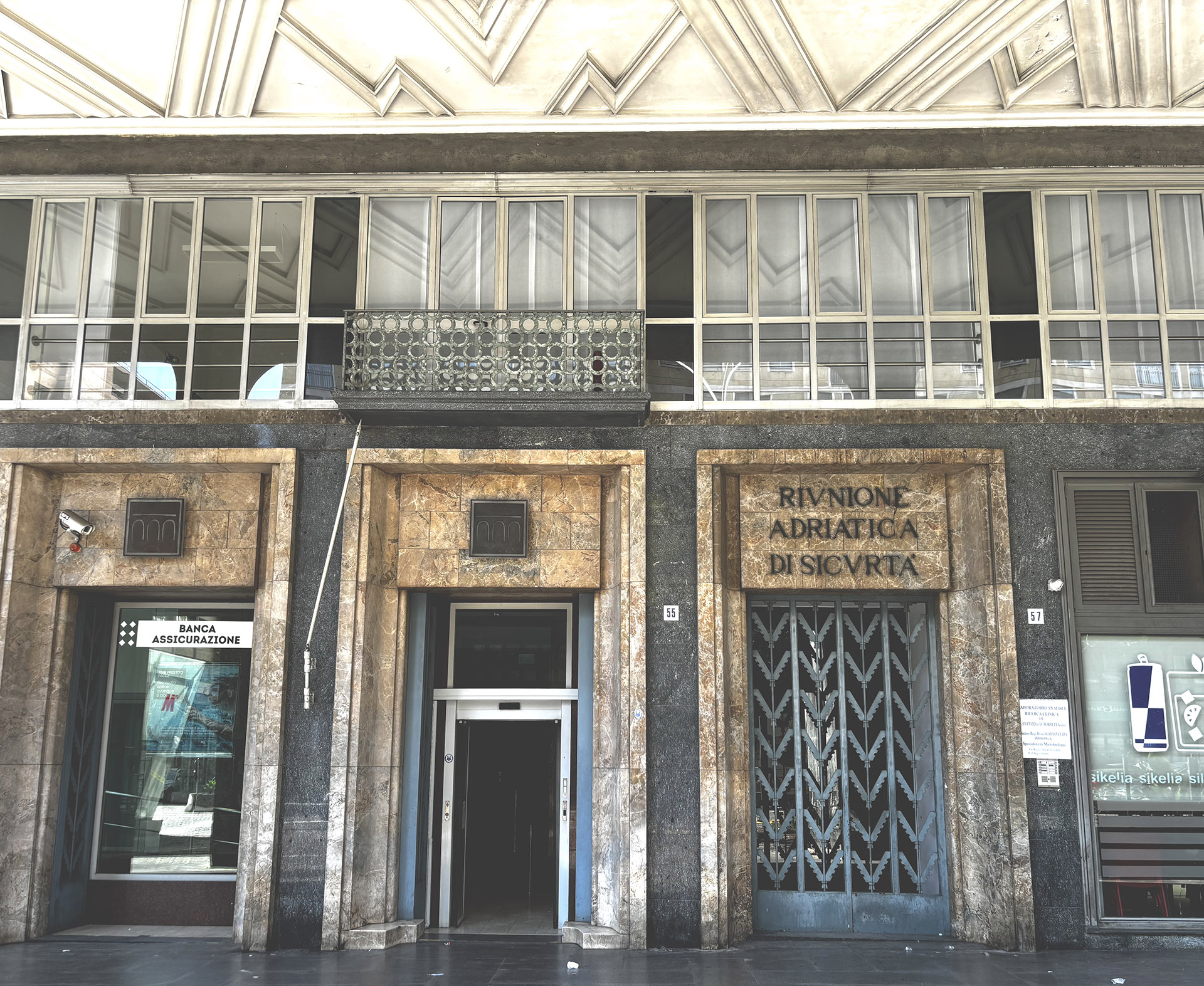 Dettaglio del prospetto lungo il portico