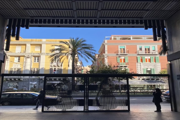 Galleria piano terra. Particolare verso il Viale San Martino 