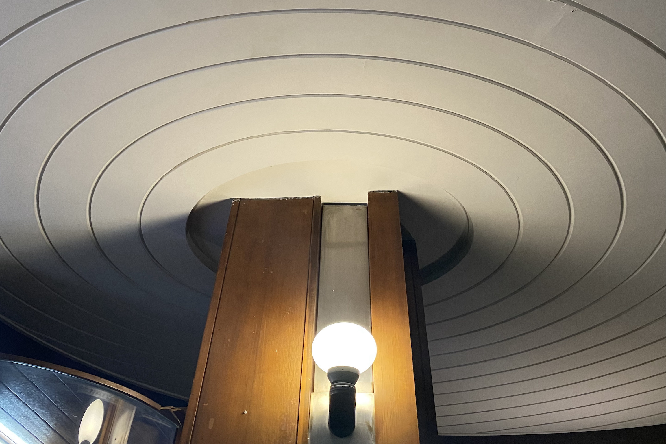 Particolare soffitto portineria