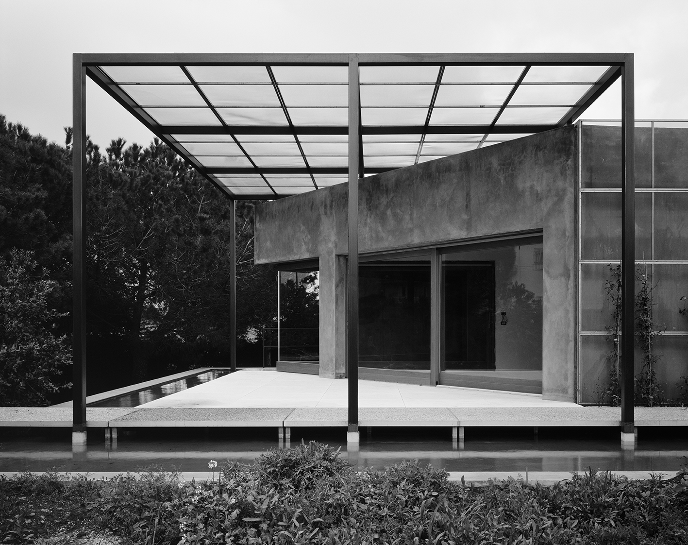 Vista della pergola di acciaio