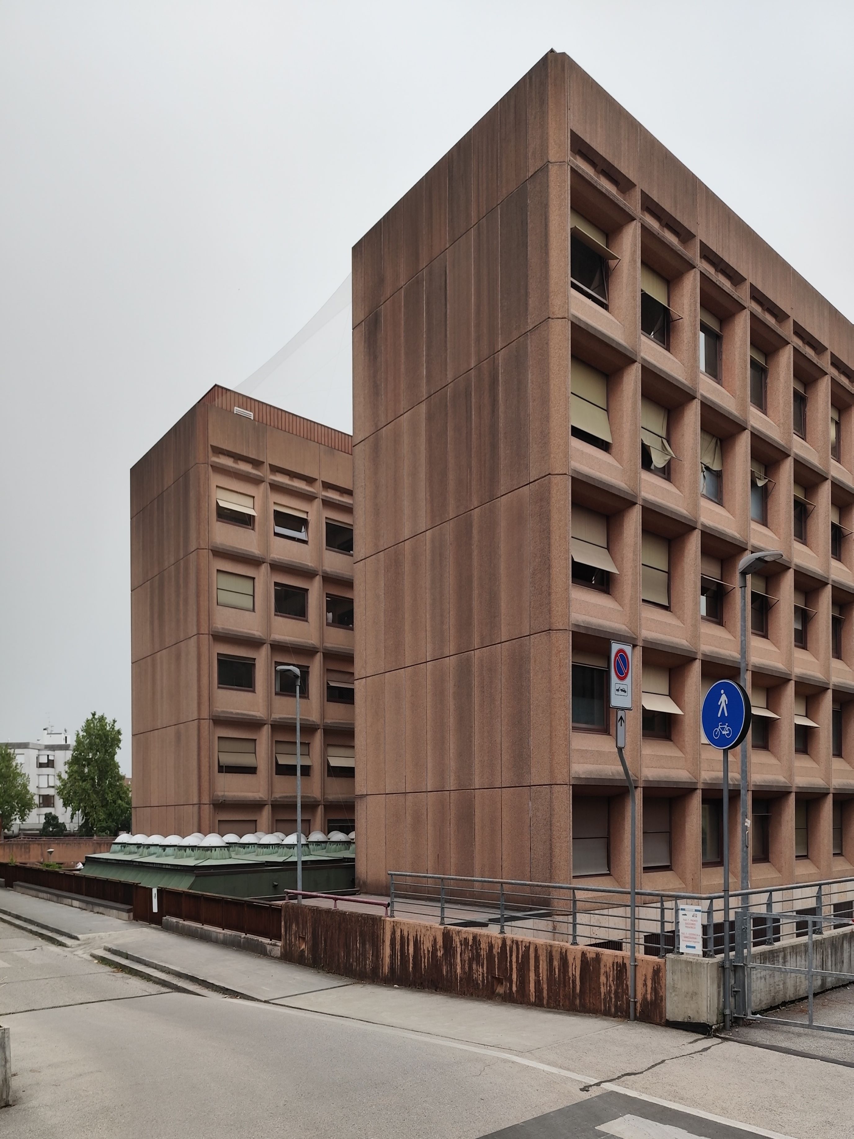 Fianco dell'edificio