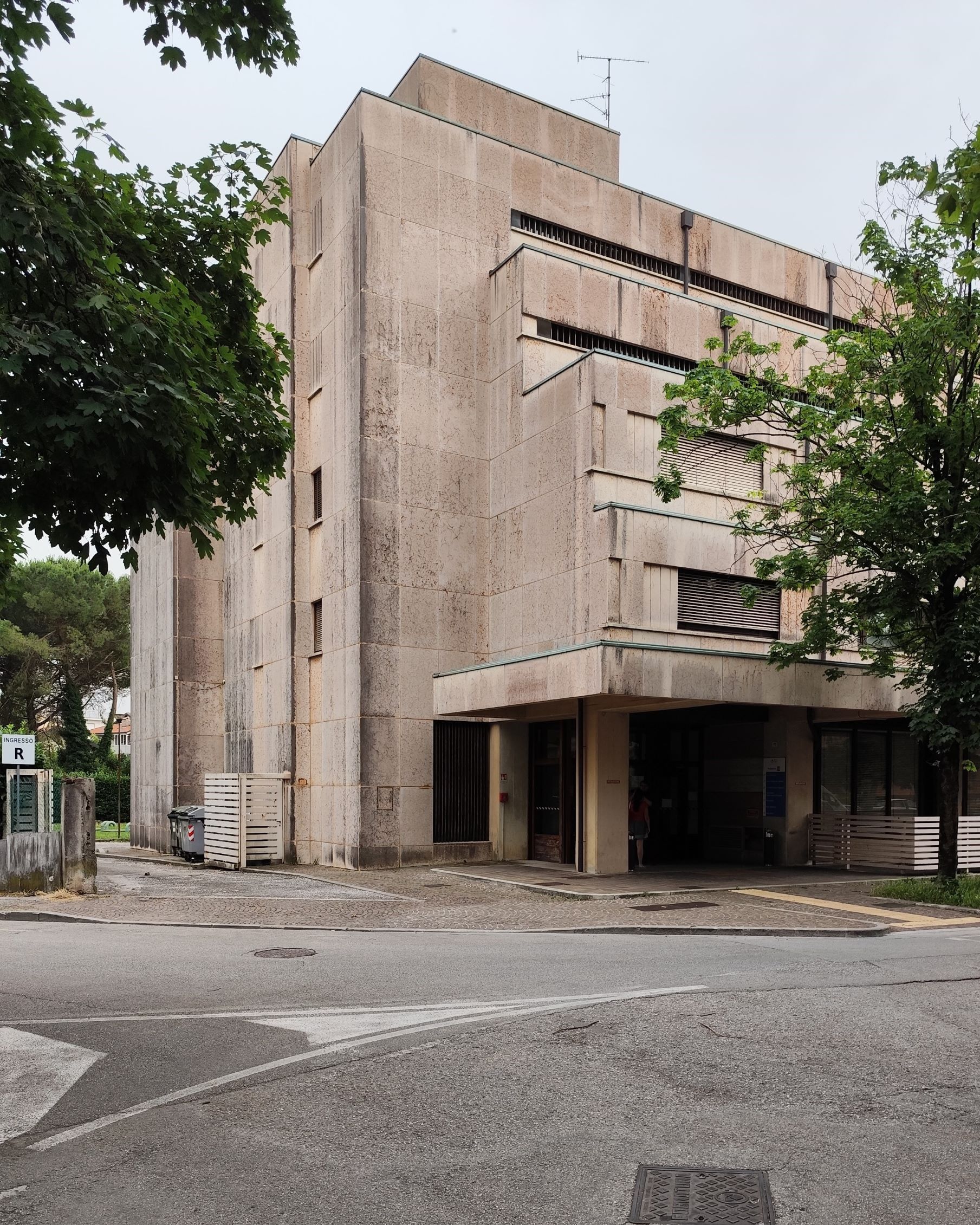 Veduta angolare dell'edificio