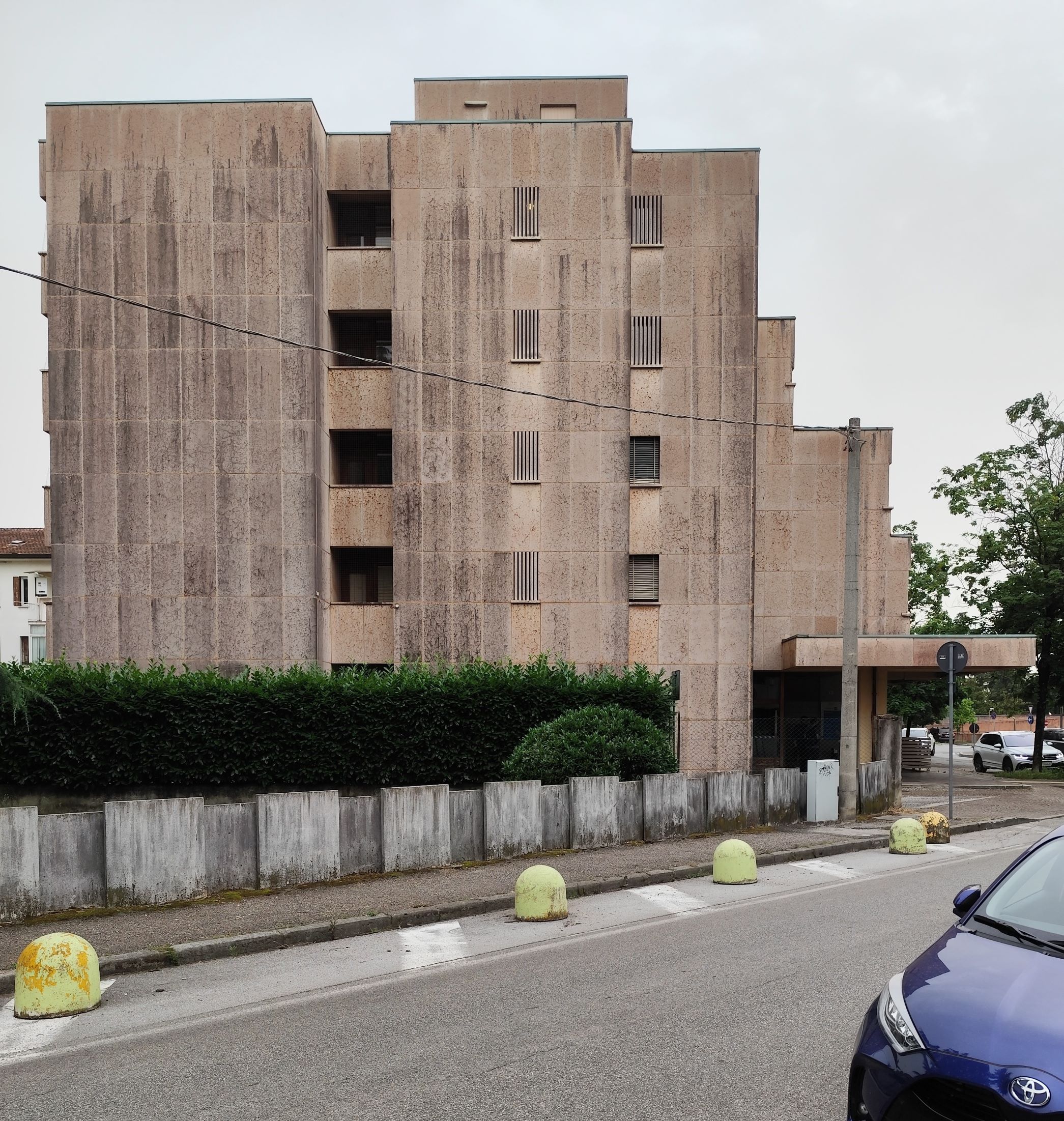 Fianco dell'edificio