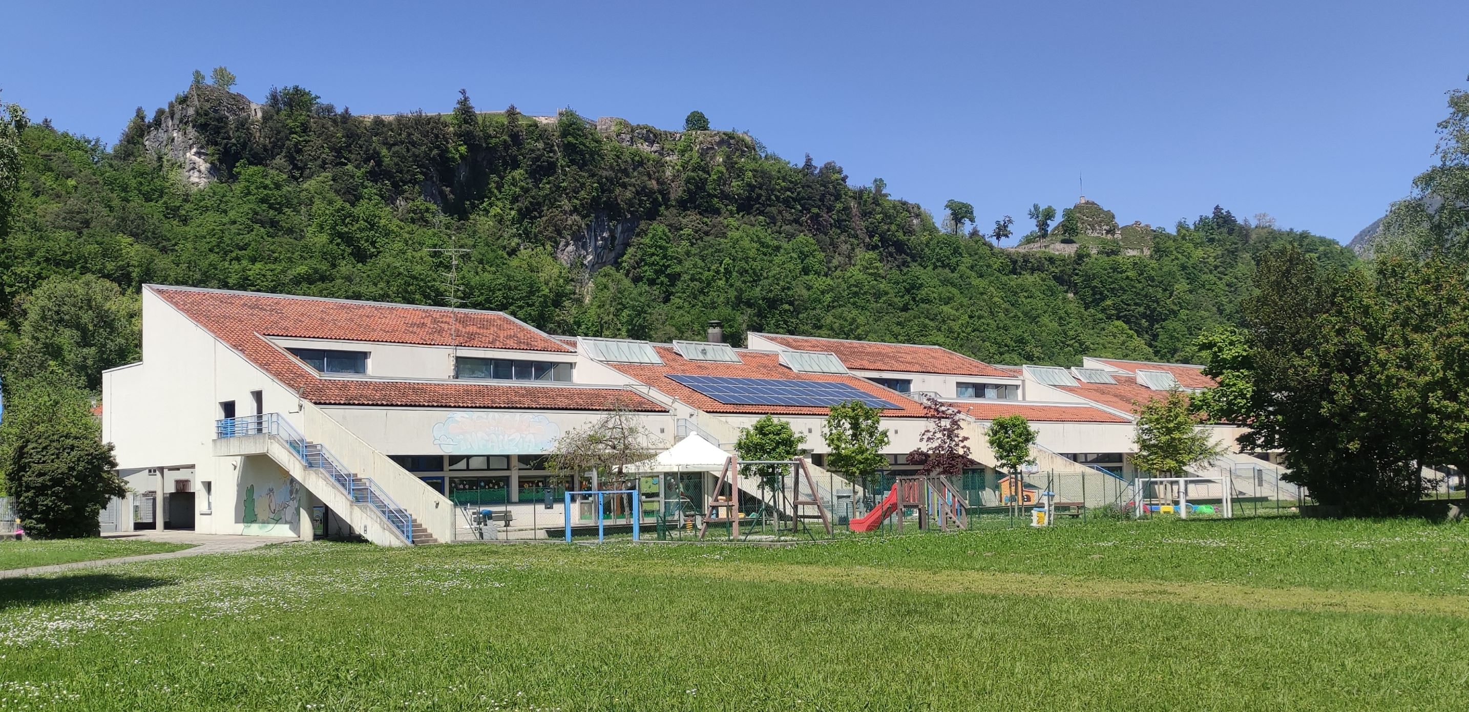 Veduta complessiva del fronte sul giardino