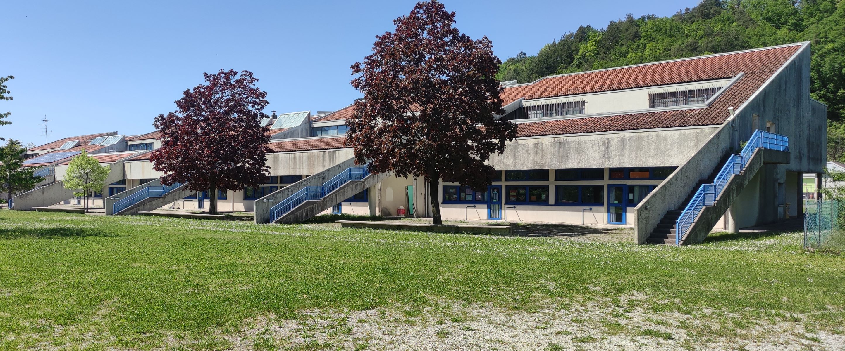 Scorcio del fronte sul giardino