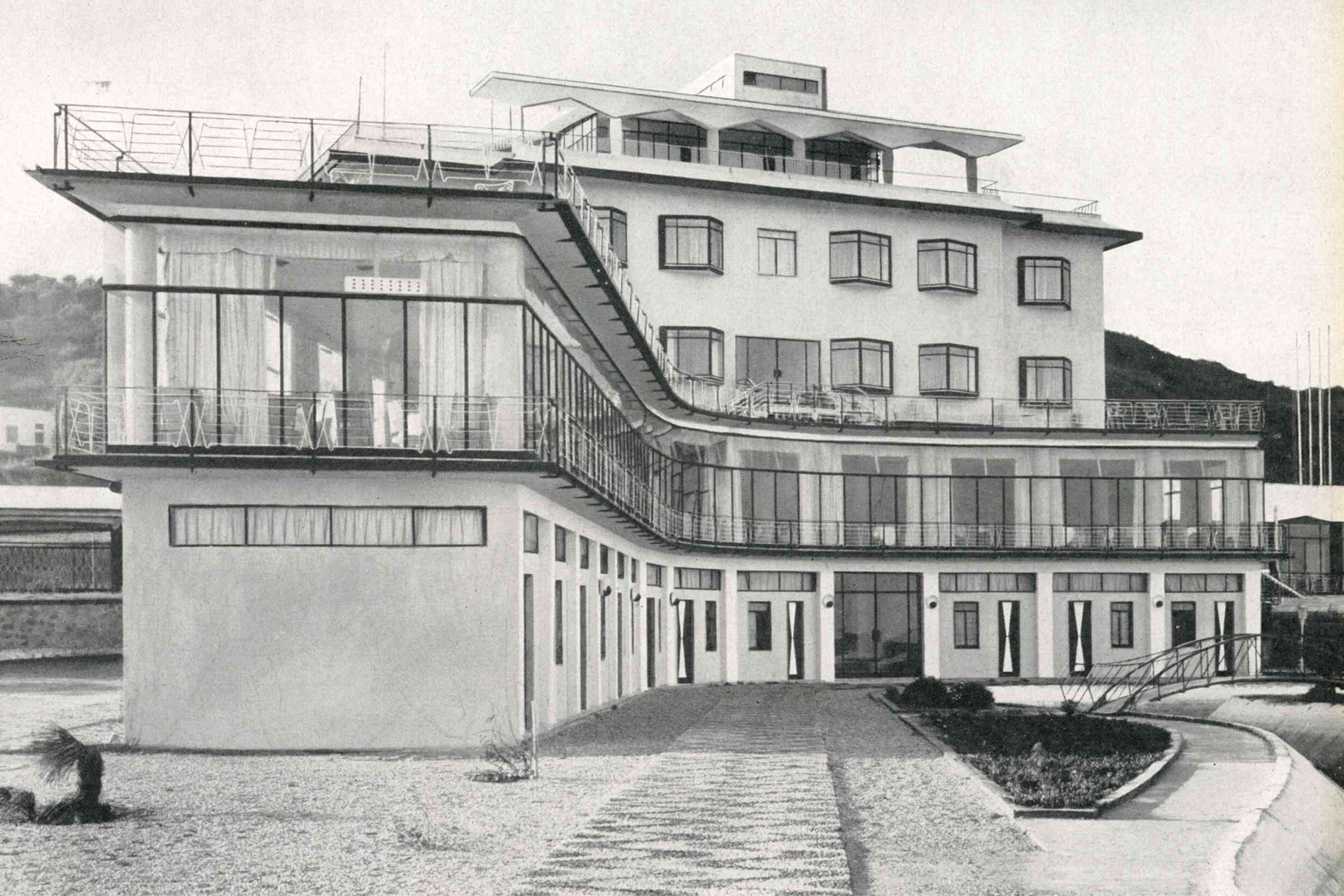 Scorcio prospettico dell’hotel dal piano spiaggia