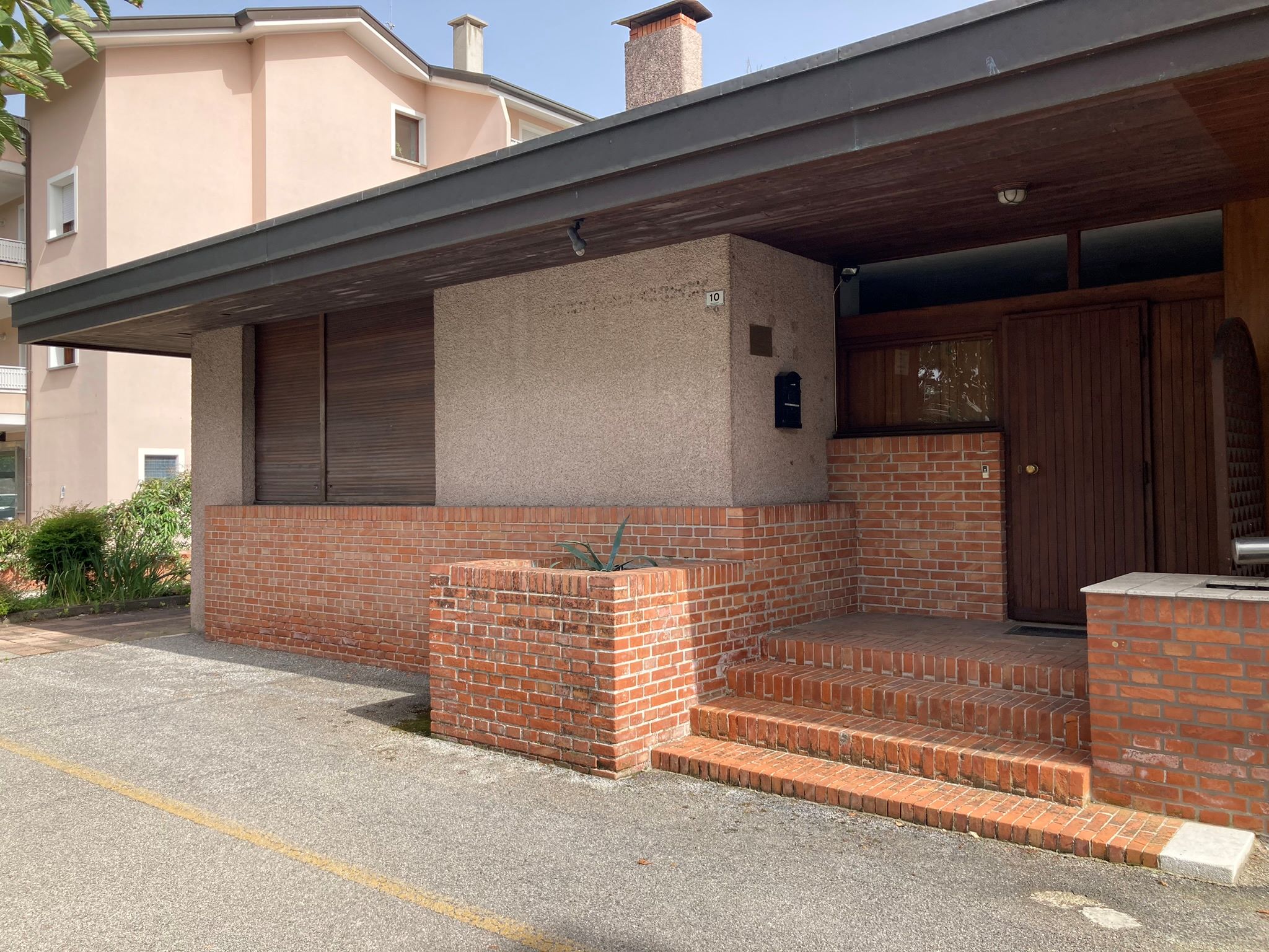 Il portico d'ingresso