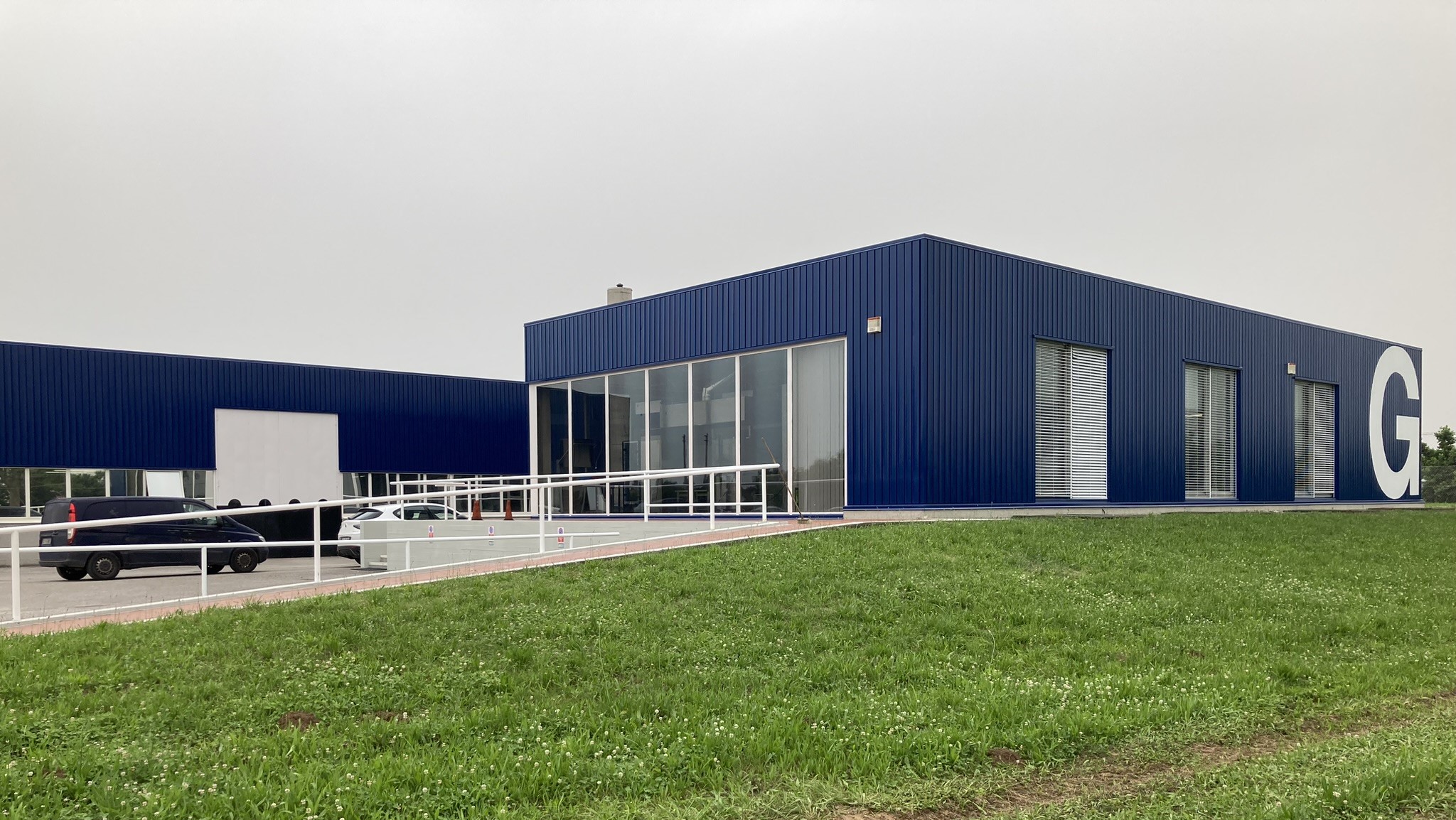 La testata dello showroom