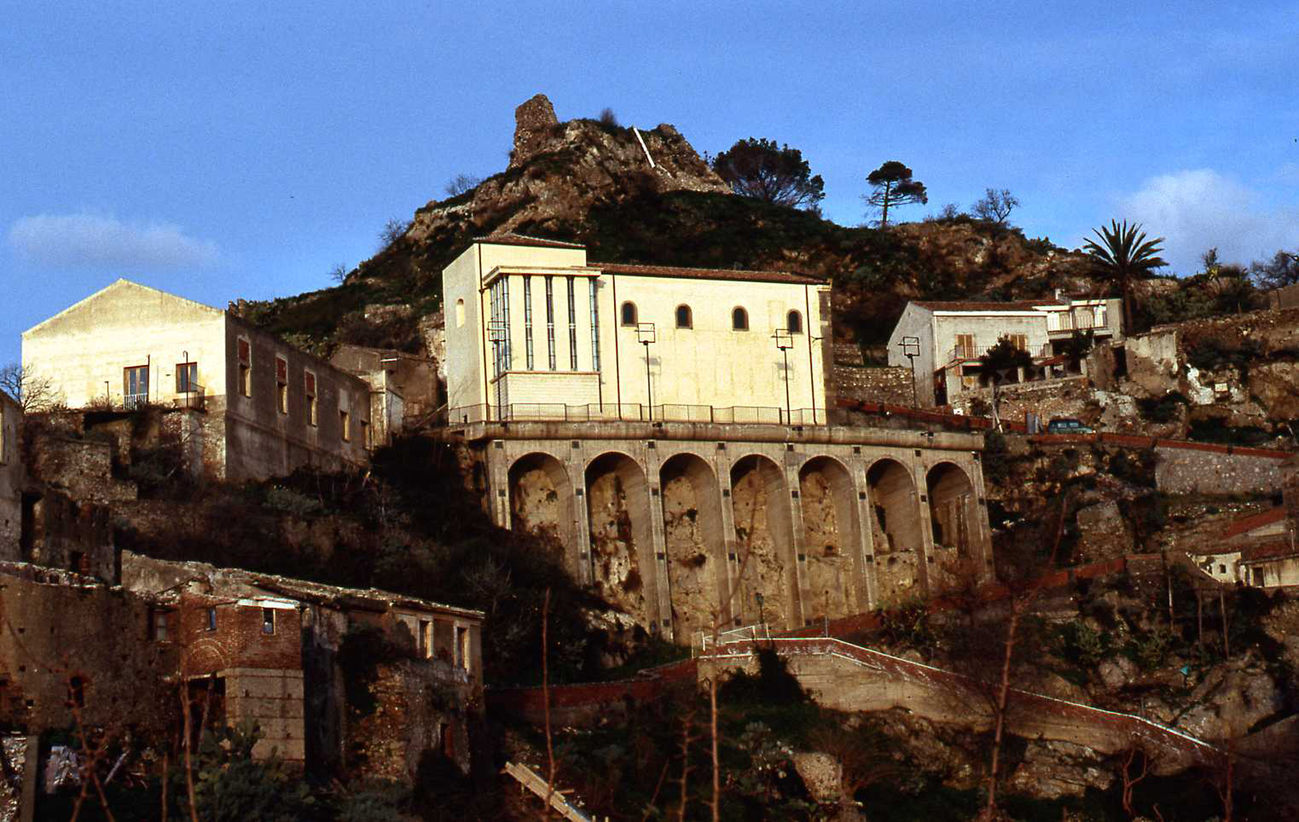 Vista d'esterno del complesso architettonico