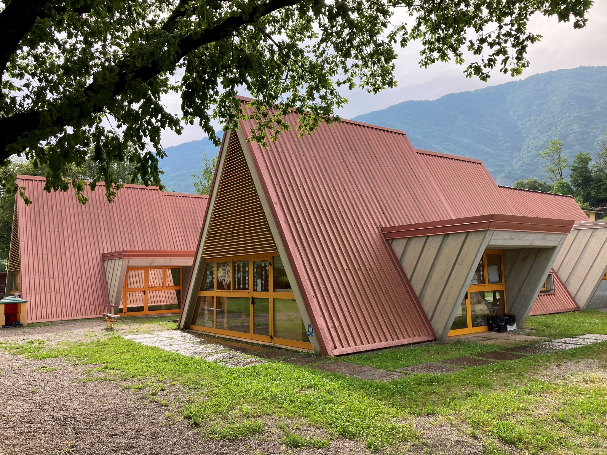 Particolare dell'affaccio sul giardino retrostante