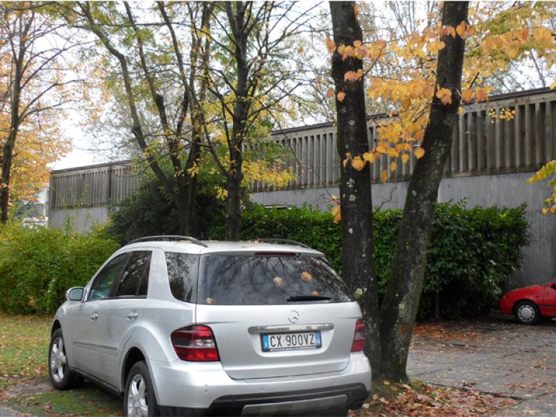 Vista del terzo blocco di unità abitative in cemento a vista