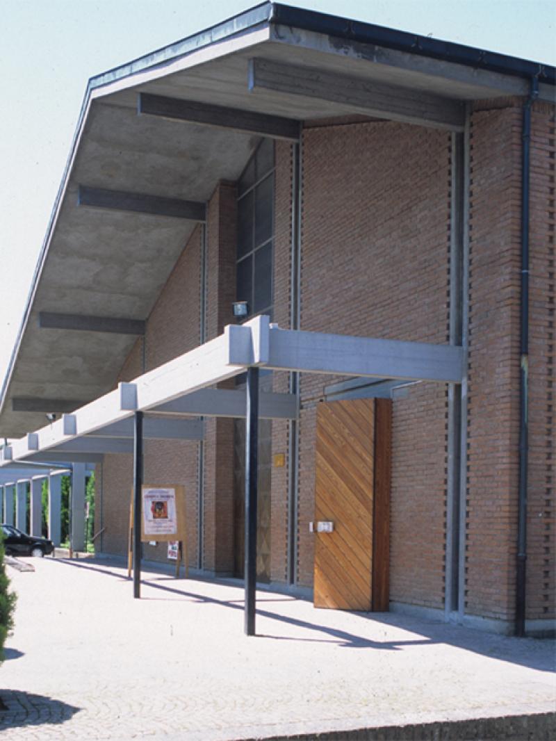 Vista della facciata della Chiesa e ingresso principale