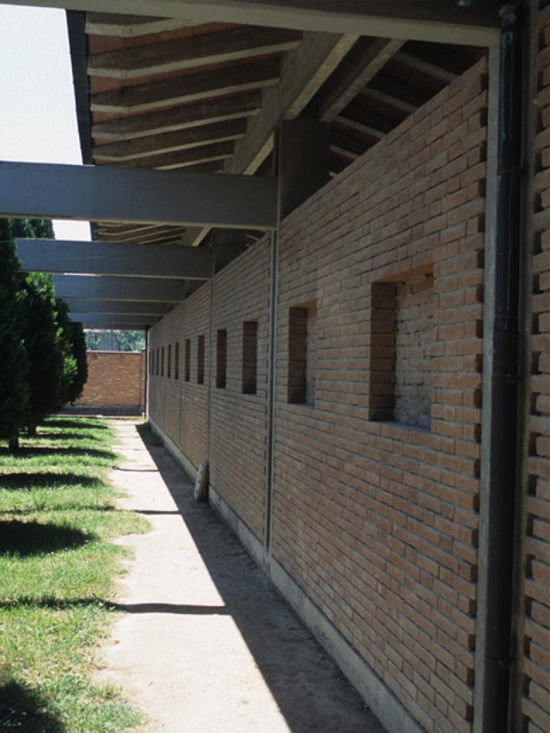 Esterno della Chiesa con i dettagli della muratura e del sistema di copertura