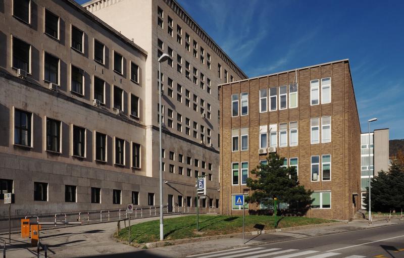 veduta del prospetto laterale