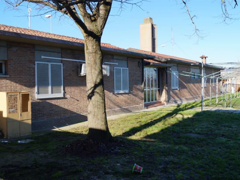 Vista del retro dei locali adibiti a servizi