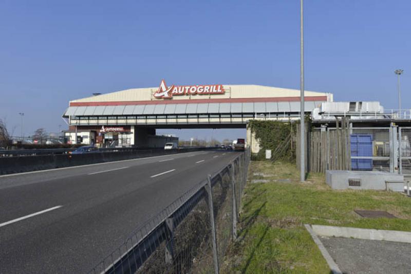 Vista dell'Autogrill dell'autostrada