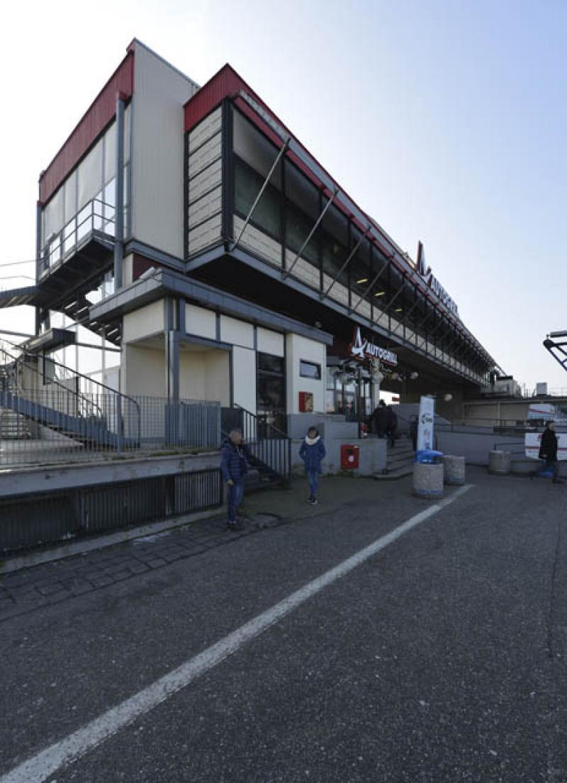 Dettaglio della testata laterale