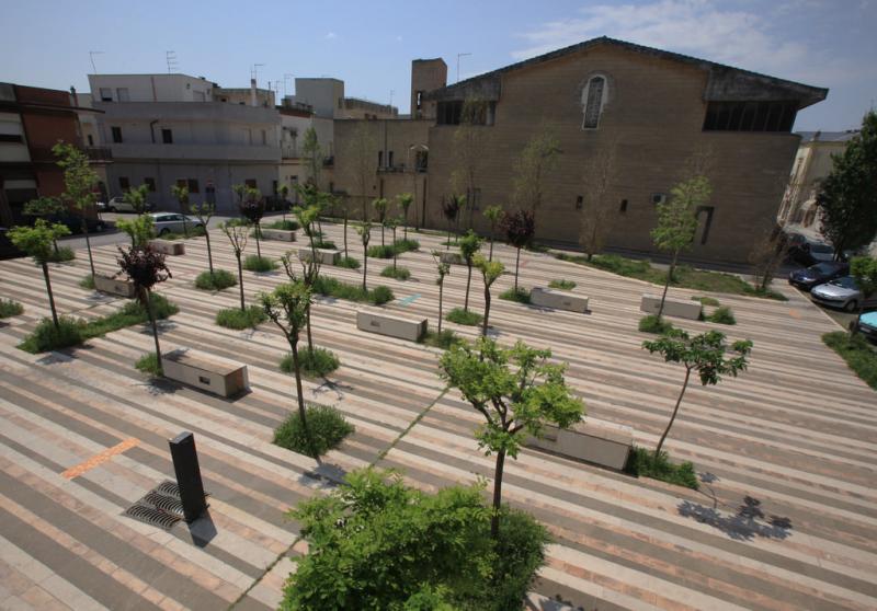 Vista sud-ovest piazza