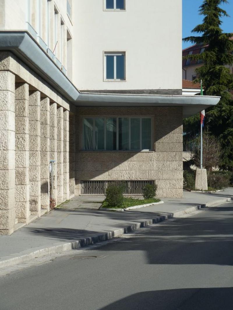 particolare della pensilina facciata via Garibaldi (2013)