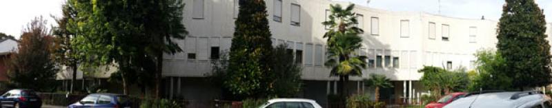 Panoramica del fronte principale su via Farini