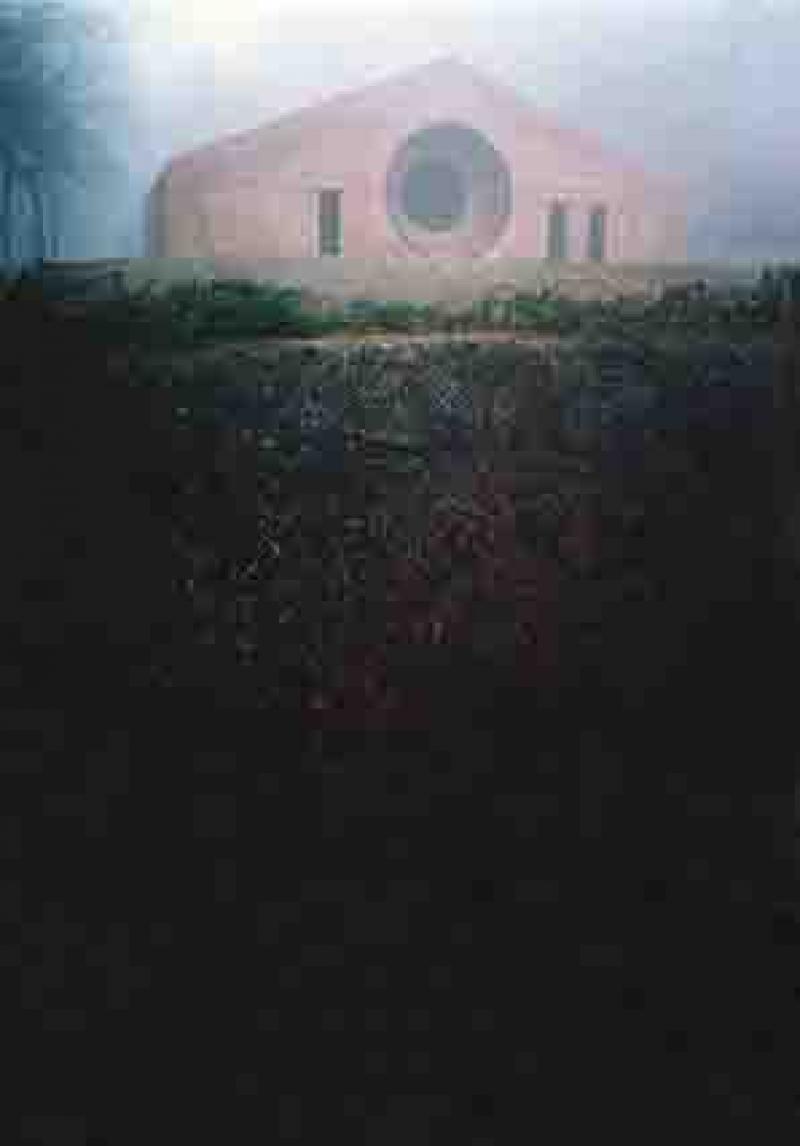 Casa Zermani avvolta nella nebbia