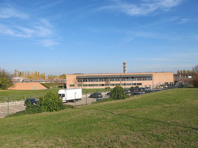 Prospetto laterale complesso sede AMPS, Parma