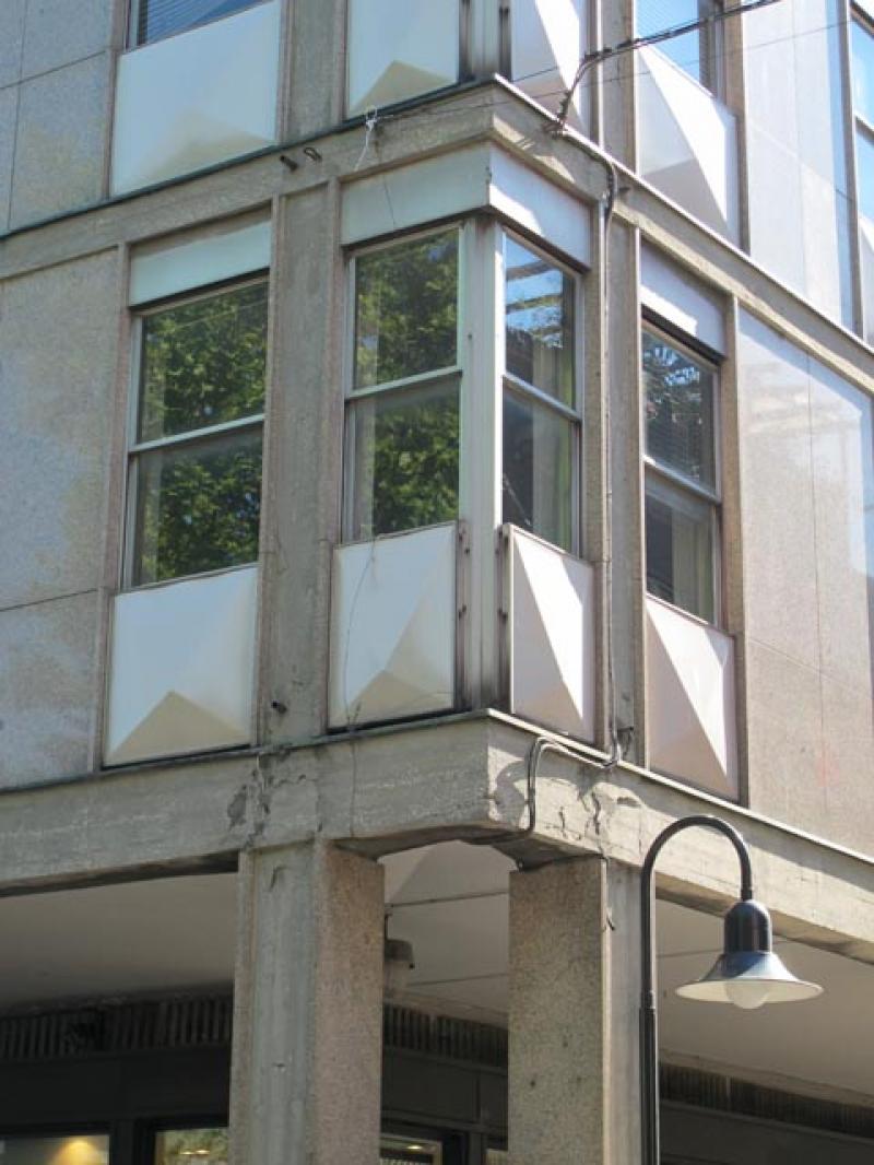 Dettaglio del fronte in corrispondenza dell’angolo