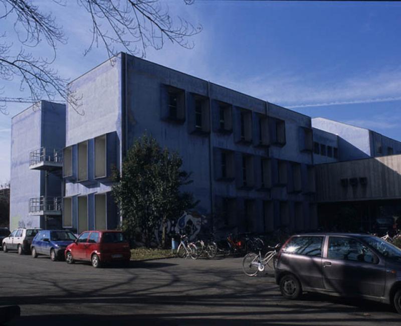 Vista dal parcheggio dell'istituto tecnico commerciale G. Compagnoni