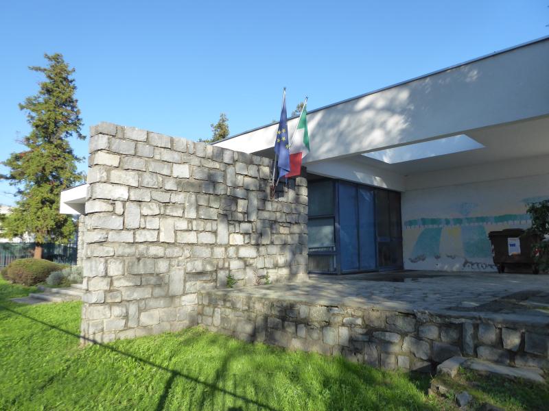 Veduta esterna del complesso scolastico, fronte ovest, 2019 