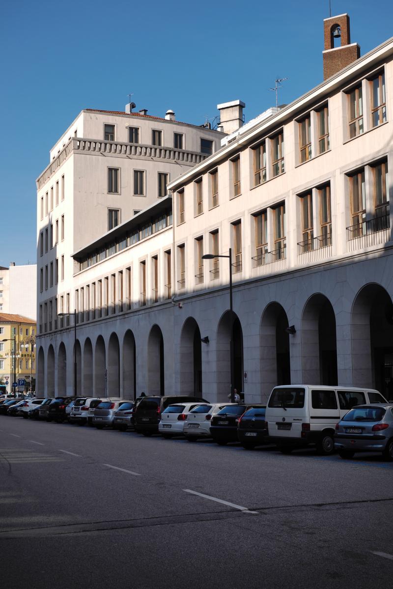 veduta del prospetto laterale