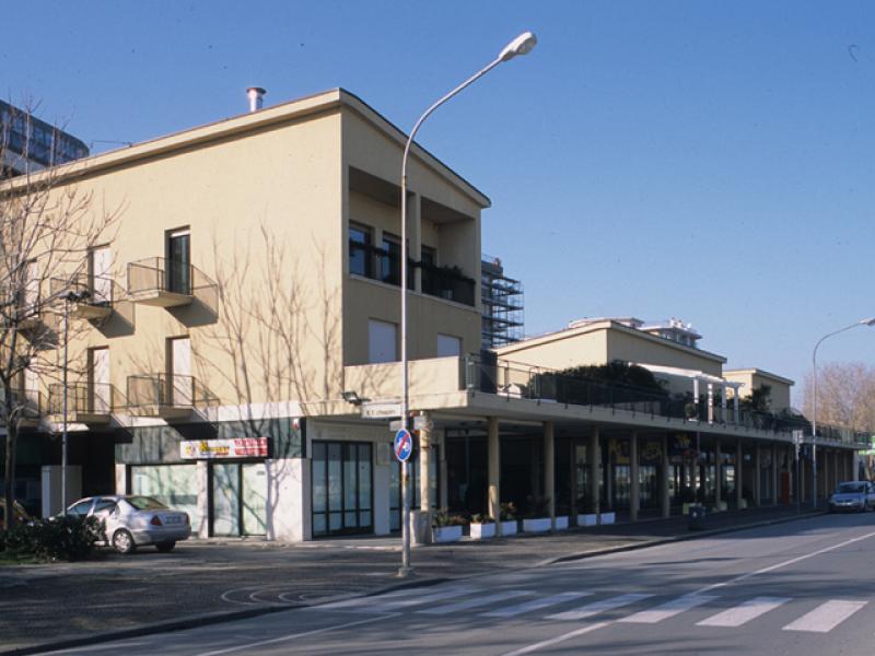 Vista del complesso dal lungomare Claudio Tintori