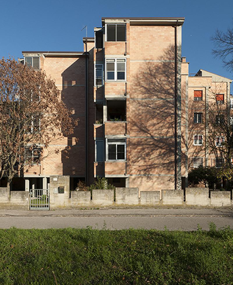 Vista complesso Gescal da via Pomposa, Ferrara