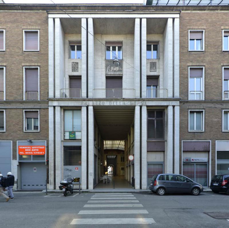 Vista dell'ingresso da largo Matteotti (autore A. Scardova. Courtesy IBC)