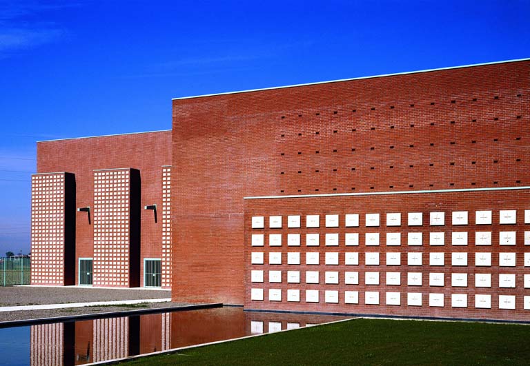 Veduta dell'ossario. Stampa fotografica a colori