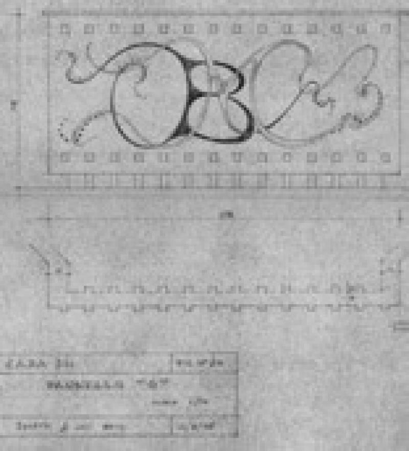 Particolare della cornice della parete “a dentelli” in pietra artificiale e della fascia di mattoni “a dente di sega” 