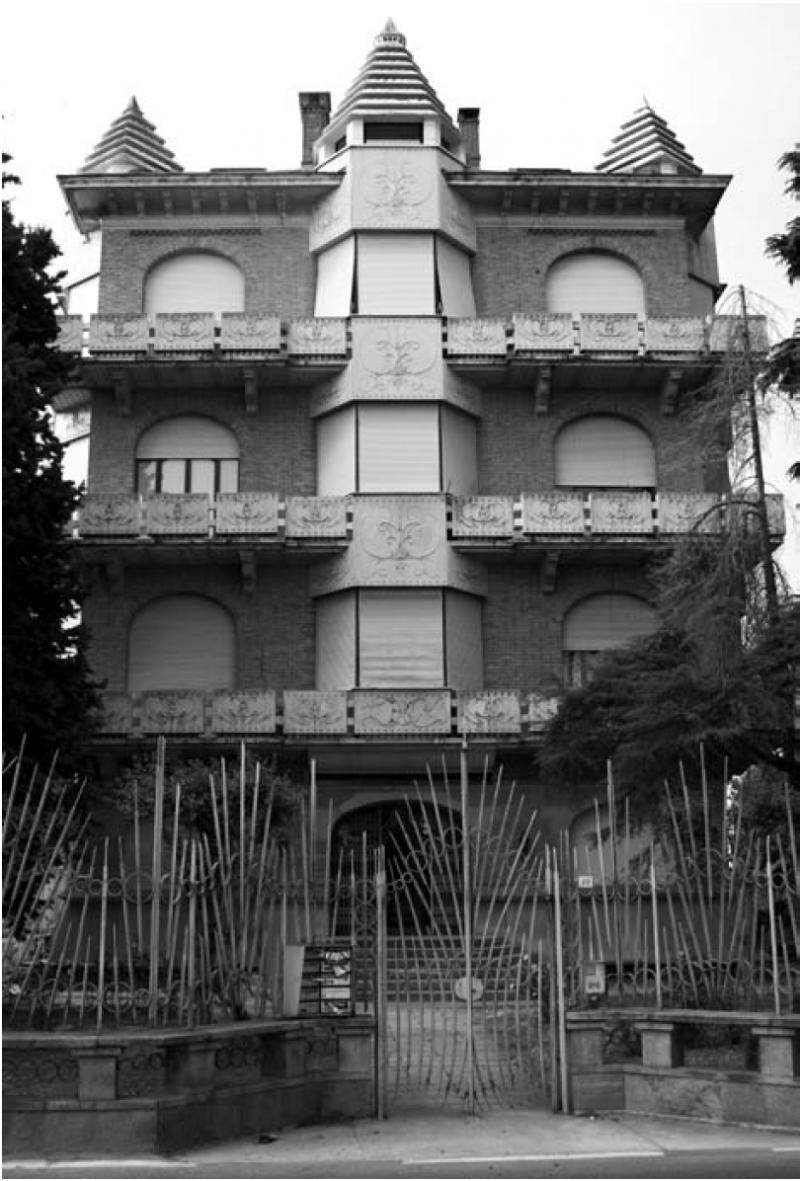 Prospetto su via Roma 