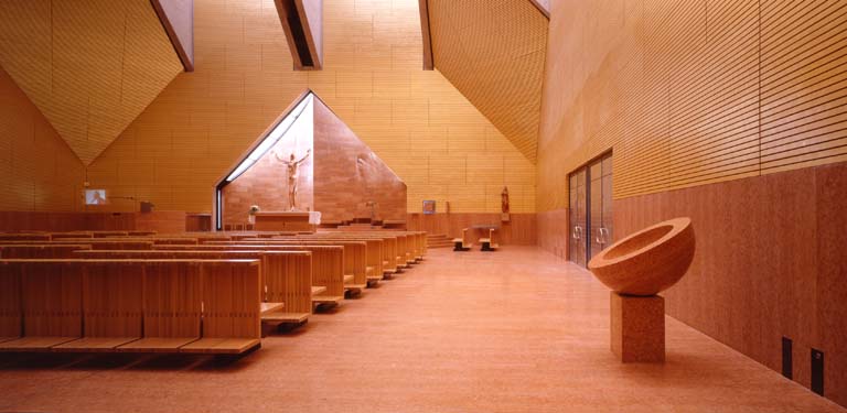 Interno della chiesa del centro pastorale Giovanni XXIII, Seriate