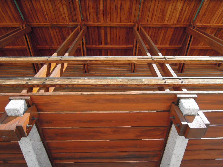 Dettaglio delle travi del porticato