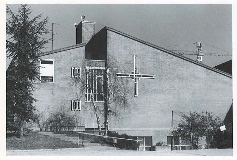 Vista della facciata della chiesa tipo, Meda