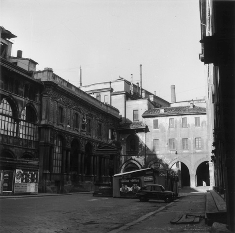 Casa Panigarola prima dell'intervento di Cassi. Stampa fotografica b/n