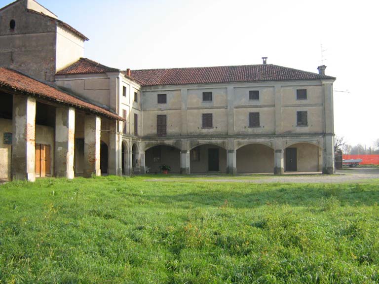 Il complesso prima dell'intervento. Fotografia digitale a colori