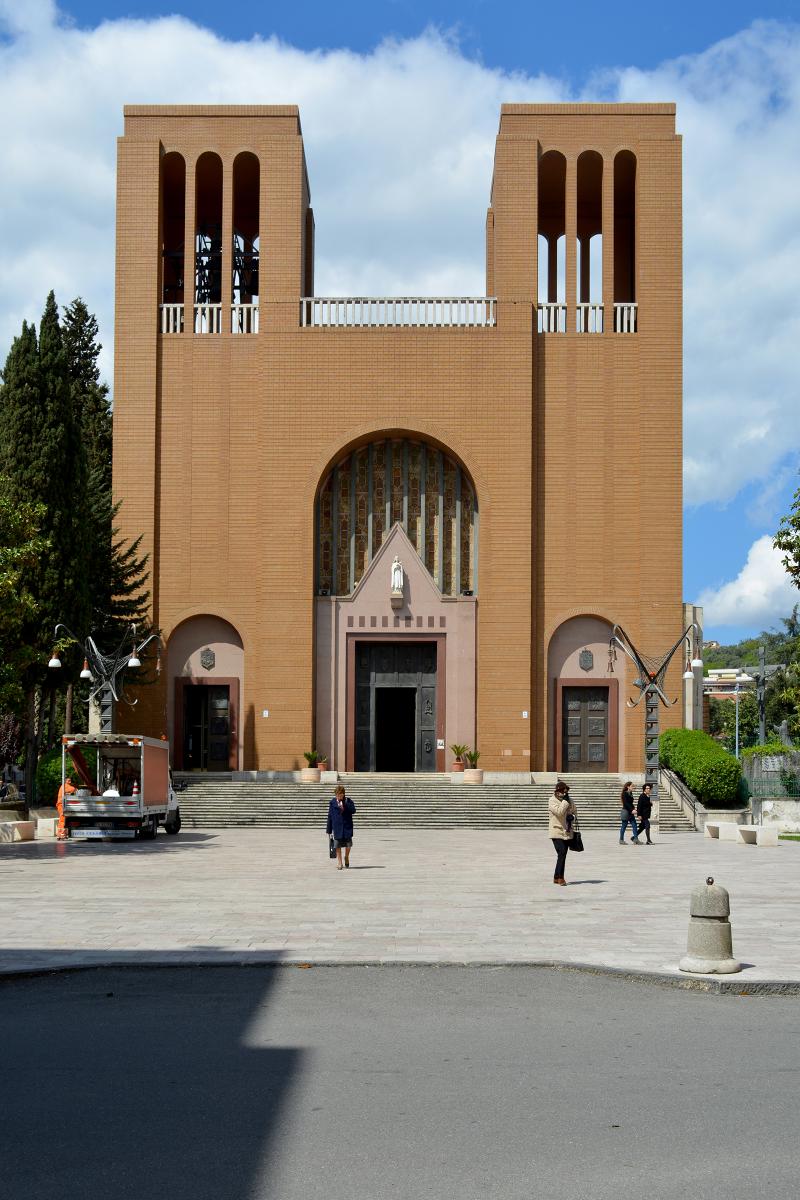 Prospetto principale chiesa