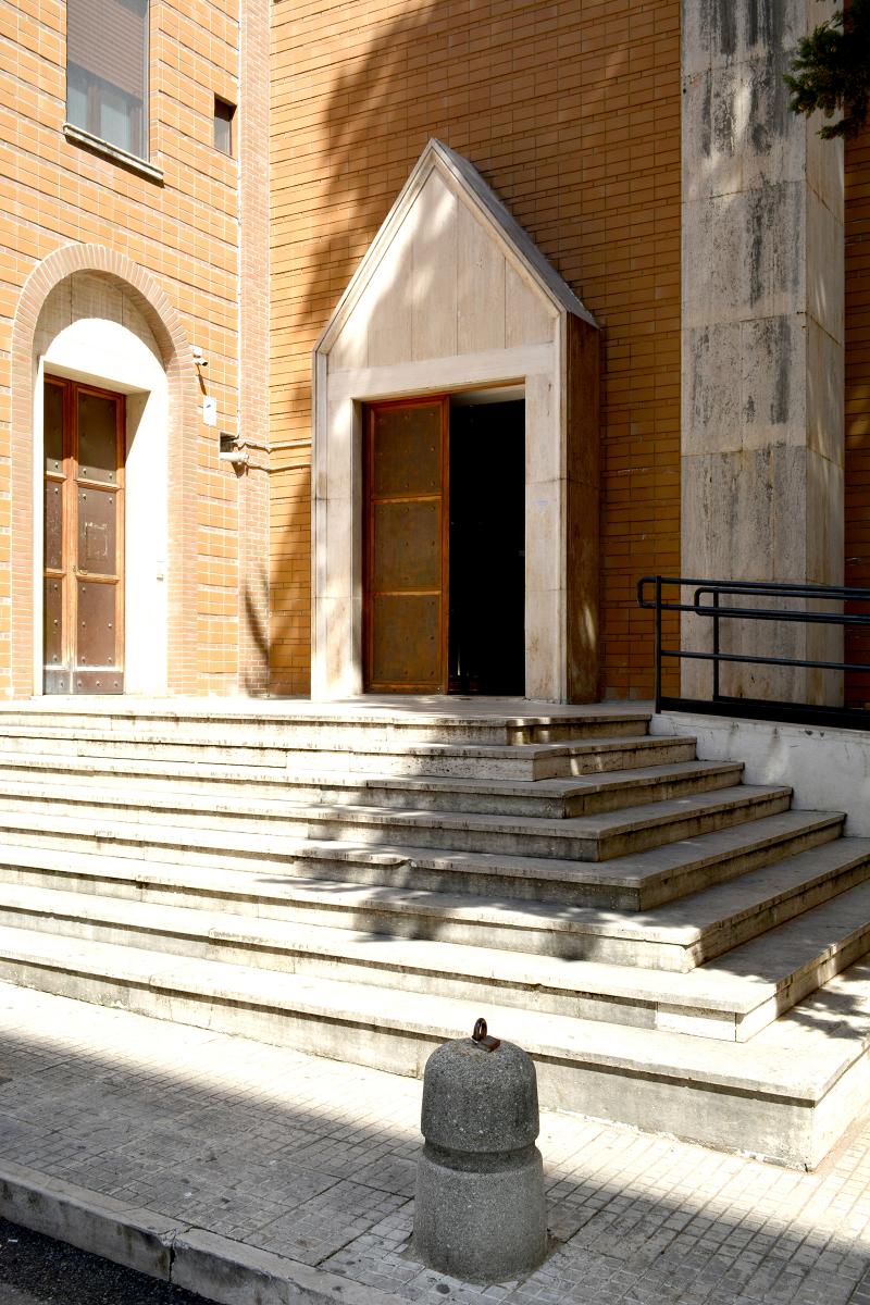 Particolare prospetto laterale con ingresso