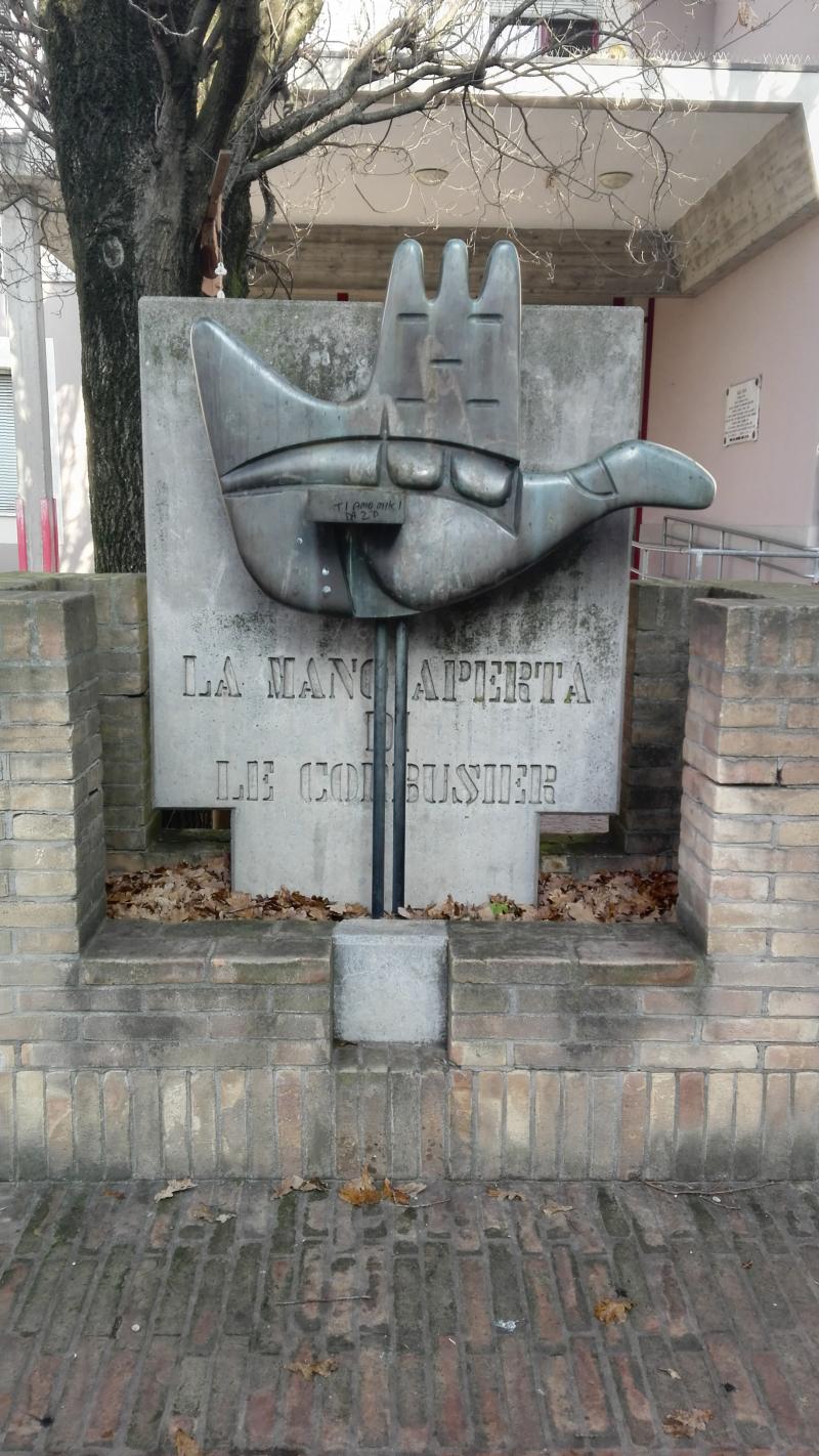 calco dall'originale della Mano aperta di Le Corbusier
