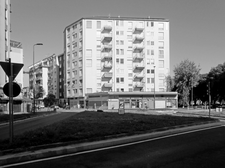 Fotopiano e scorcio su via Marostica