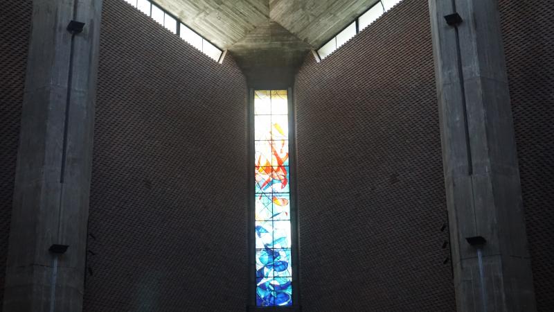 Particolare vetrata policroma