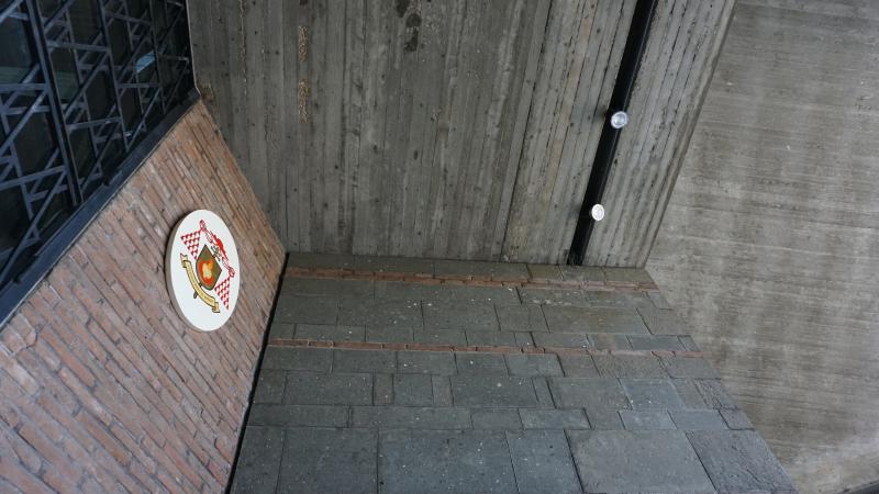 Particolare materiali di costruzione: mattoni, peperino e cemento