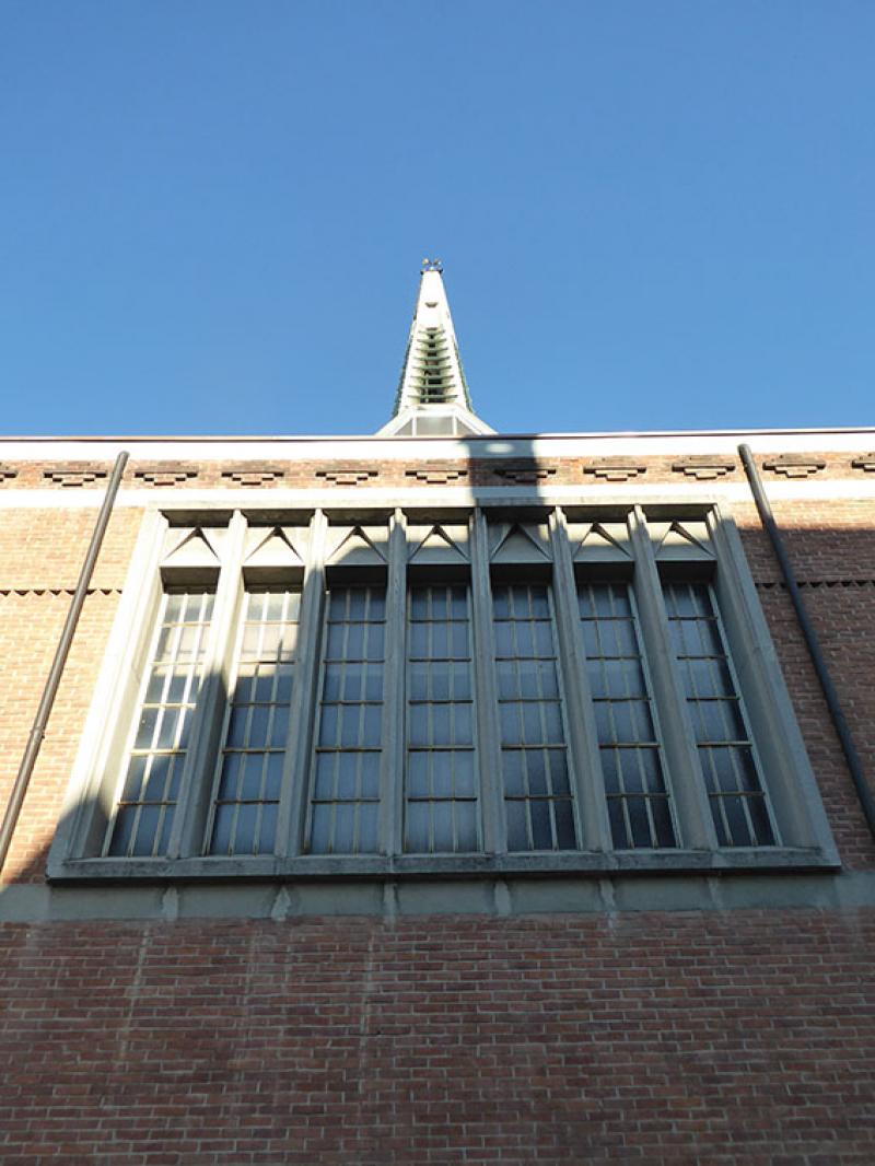 Particolare finestrone, fronte laterale, 2019 