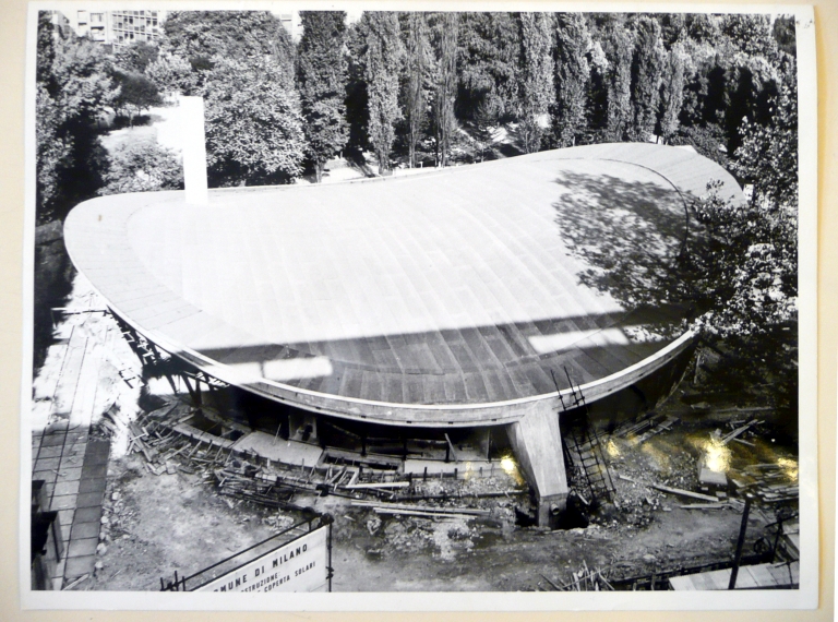 Piscina coperta al parco Solari. Stampa fotografica b/n